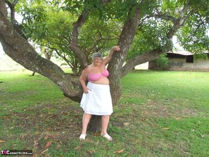 TAC Amateurs are excited to present you with a xxx photo gallery showcasing Grandma Libby xxx gallery 272429